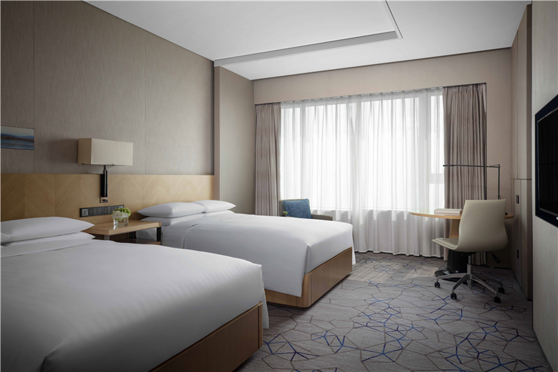 Deluxe Twin Room.jpg